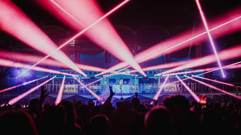 Luke Dyson.@lukedyson.www.lukedyson.com