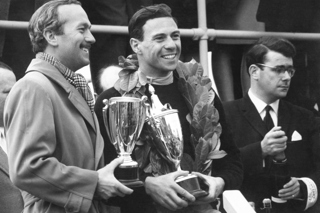 ColinChapman_JimClark_1964_003.jpg