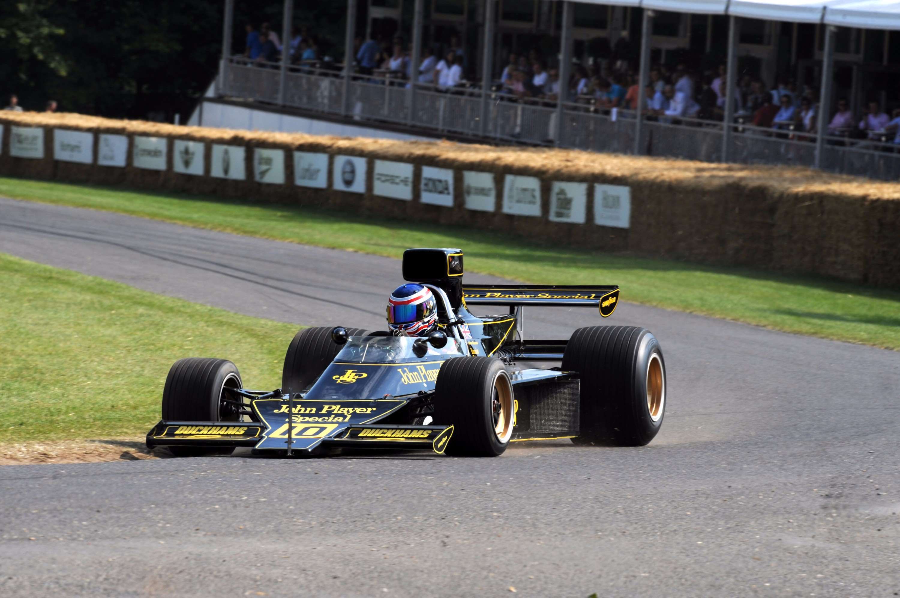 lotus_76_andrew_frankel_goodwood_27102017_05.jpg