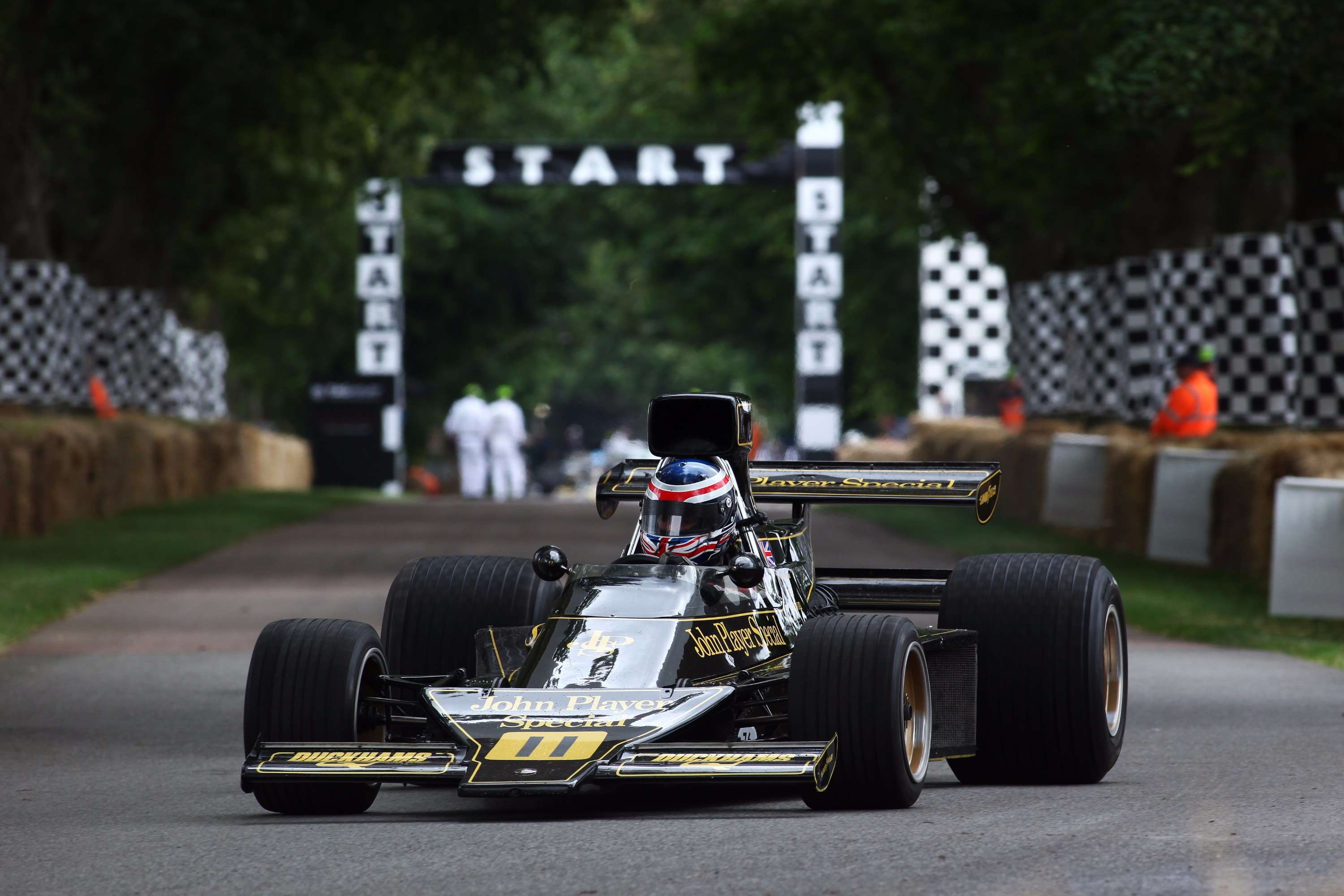 lotus_76_andrew_frankel_goodwood_27102017_07.jpg