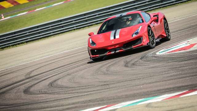 ferrari_588_pista_frankel_08061806.jpg