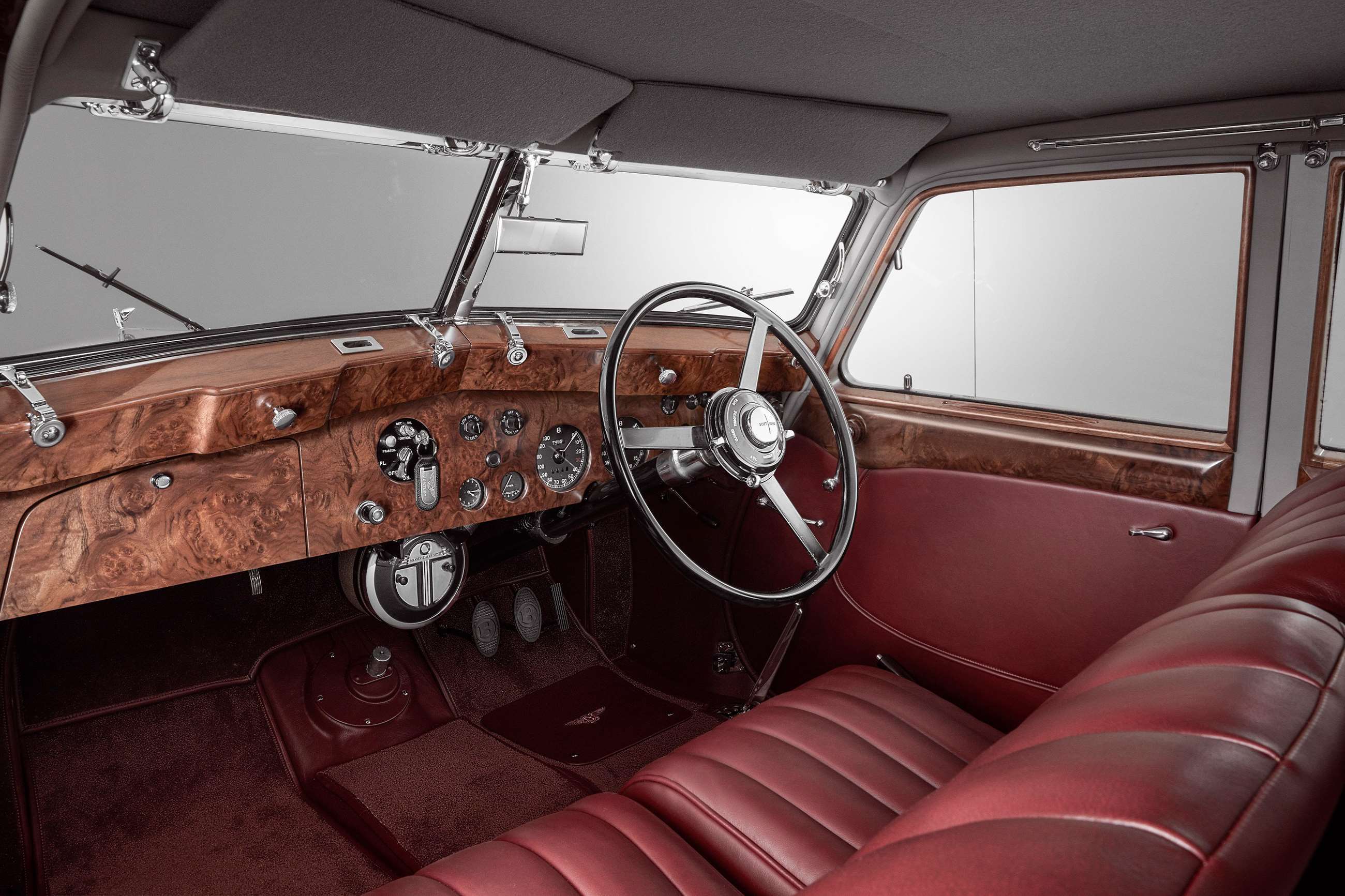 bentley-corniche-2019-interior-goodwood-09082019.jpg