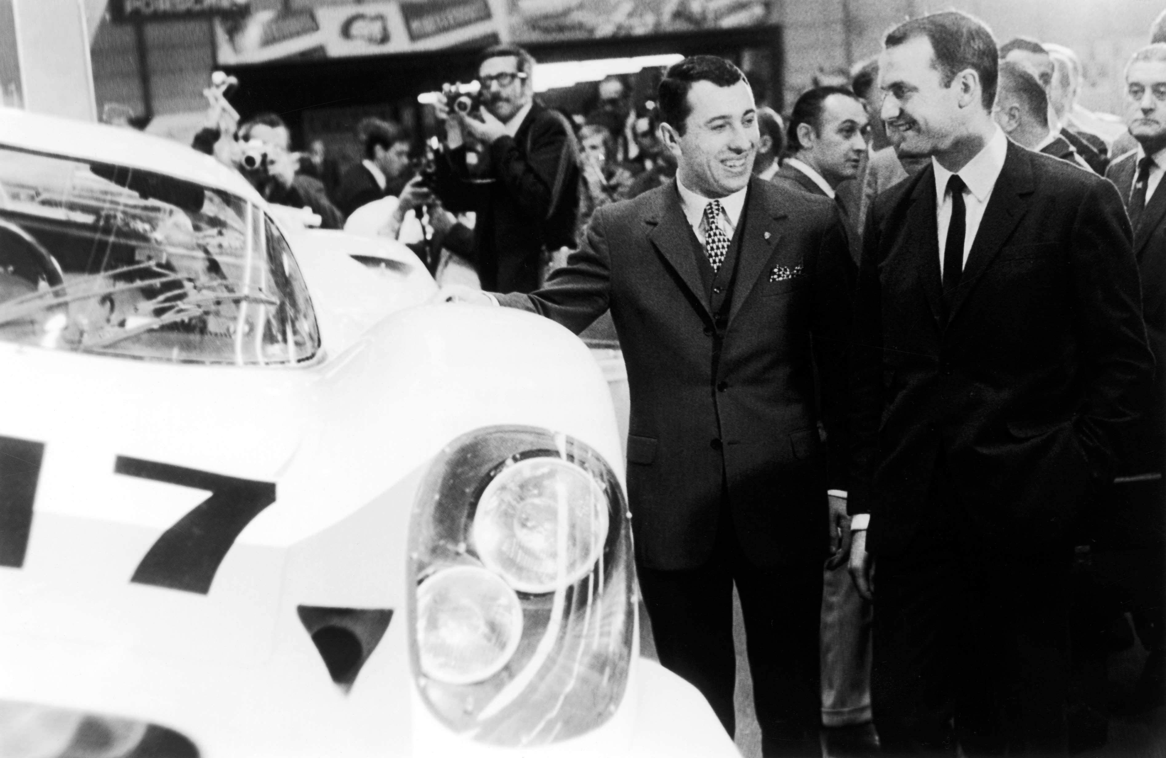 Gerhard Mitter (left) and Ferdinand Piëch (right) at the reveal of the Porsche 917.