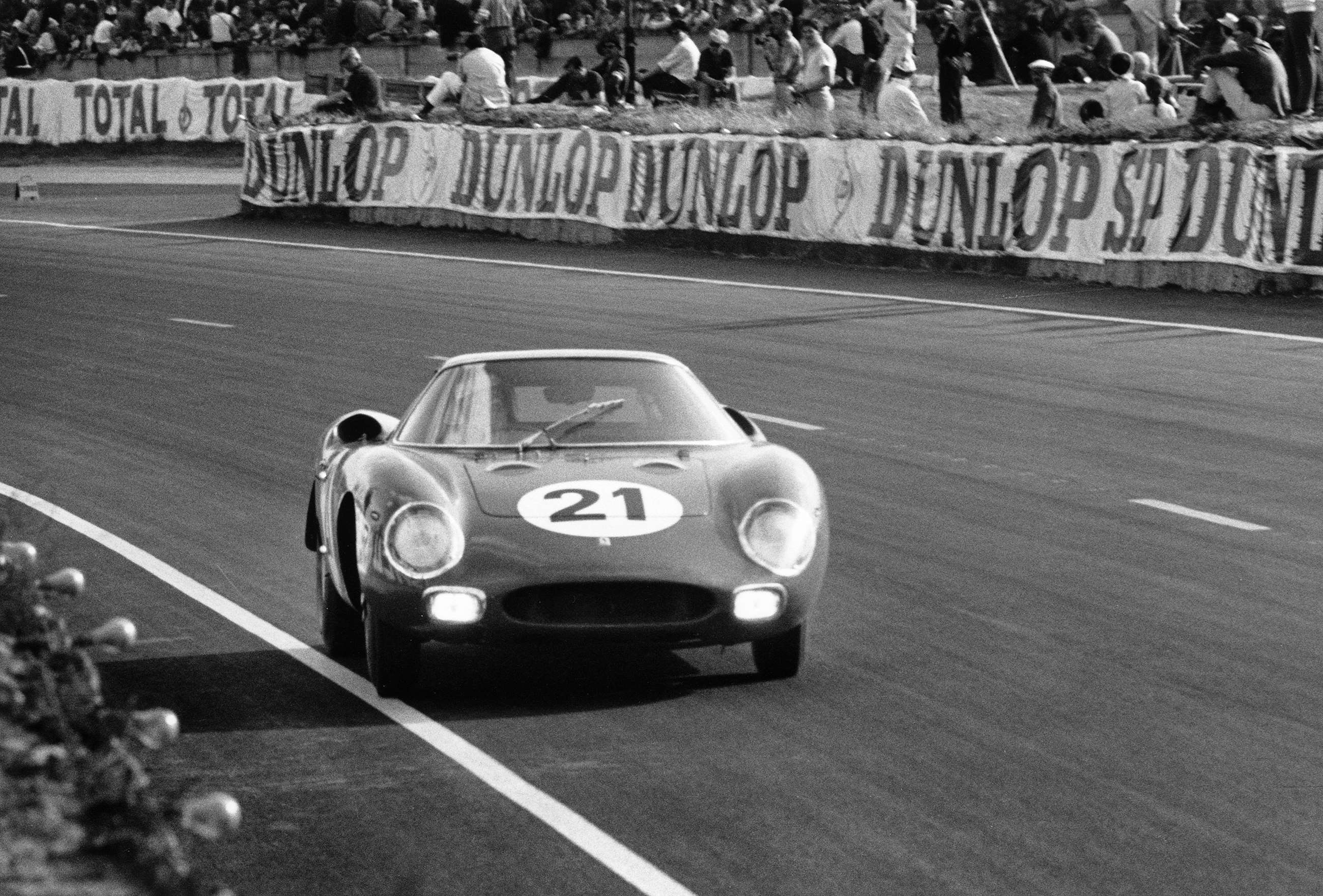 le-mans-1965-ferrari-250lm-masten-gregory-jochen-rindt-motorsport-images-goodwood-14062019.jpg