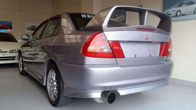 mitsubishi-evo-iv--vi-s2576489-6.jpg