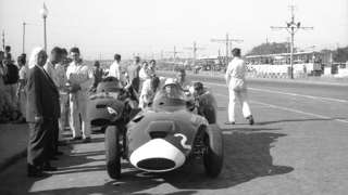 gpl-fred-taylor-1958-portuguese-gp-mr-vandervell-moss-vanwall-pits.jpeg26101603.jpg
