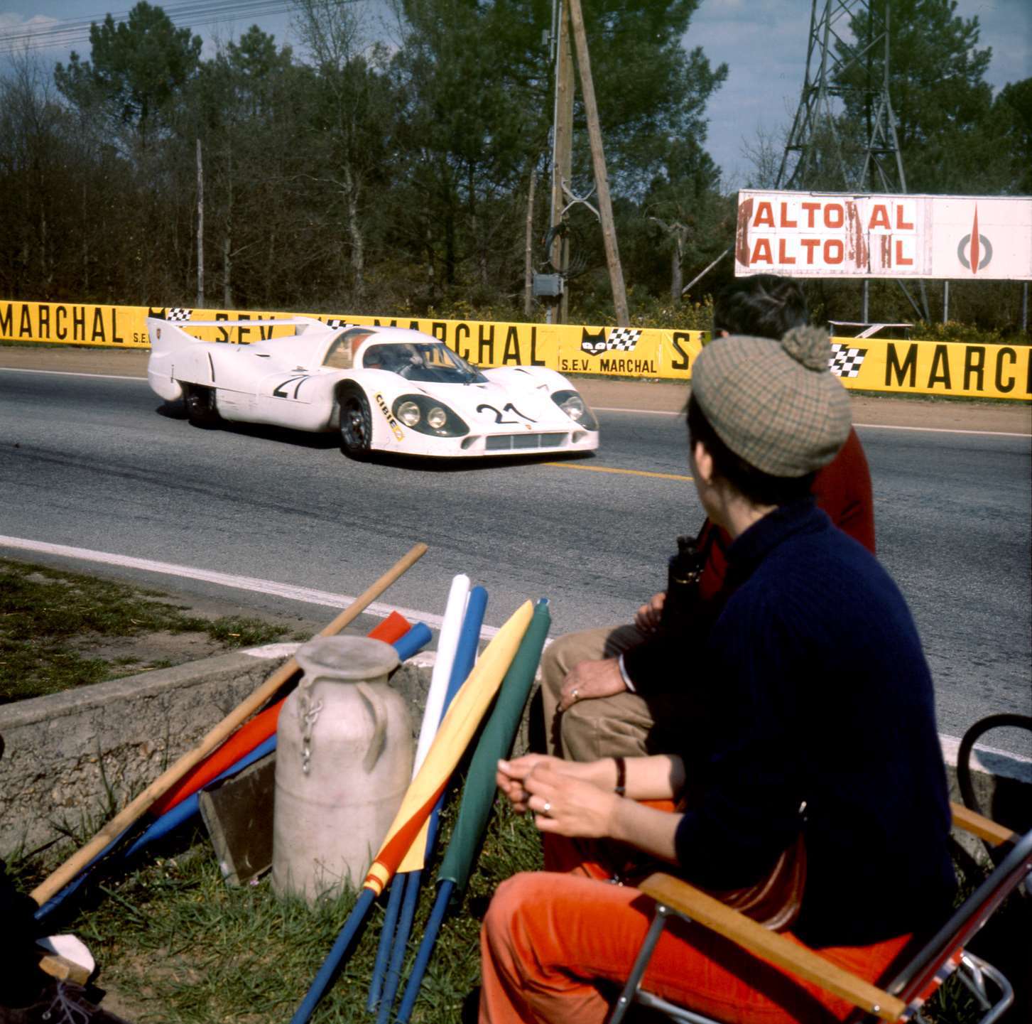 Maurice Rowe - Le Mans Test Weekend, 1971 - Porsche 917 Langheck, framed with typical taste by a master