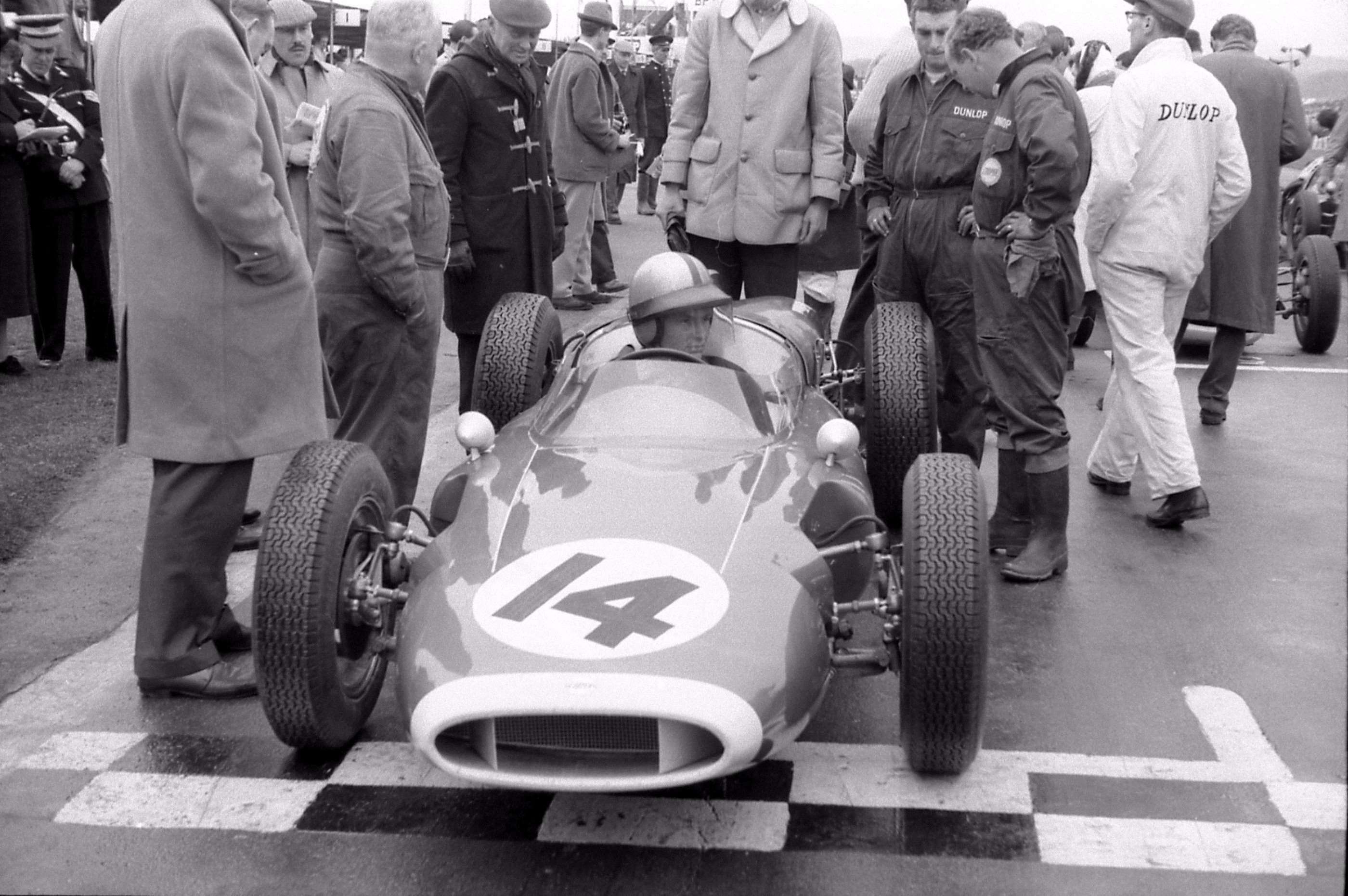 Bruce McLaren on the 1961 Easter Monday grid in ‘Tommy' Atkins’s ‘Lowline’ Cooper