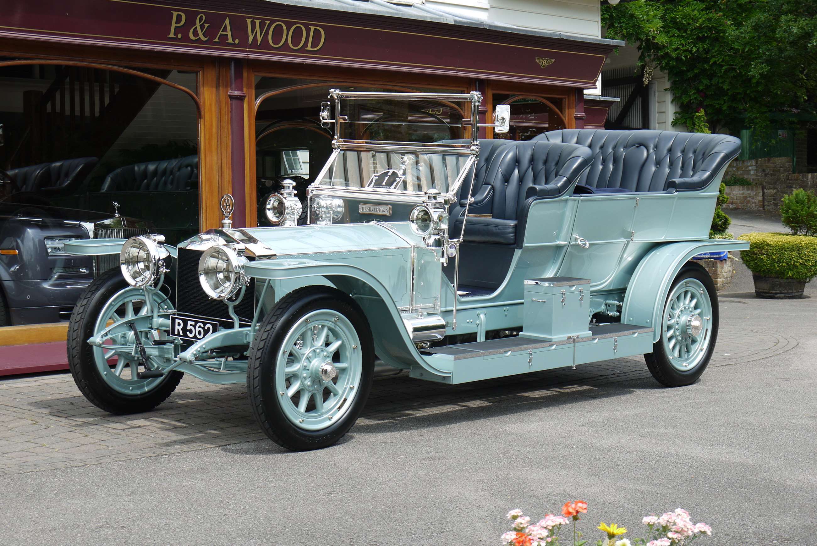 pa_wood_rolls_royce_bentley_simister_goodwood_01121701.jpg