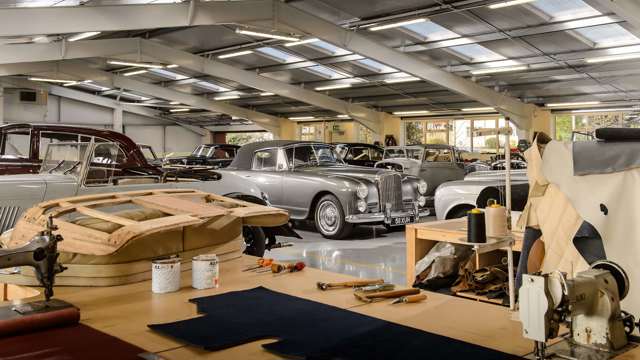 pa_wood_rolls_royce_bentley_simister_goodwood_01121704.jpg
