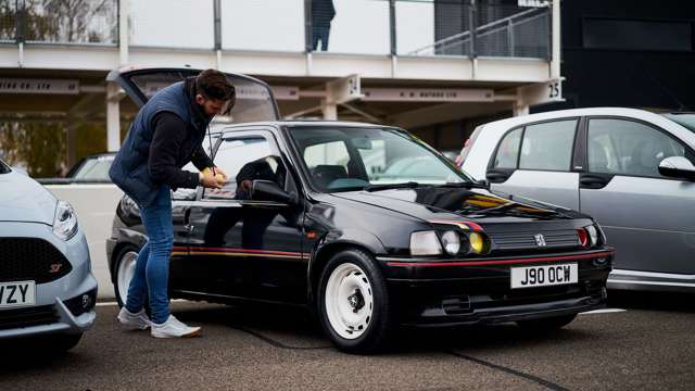 hot_hatch_sunday_grid_04111815.jpg