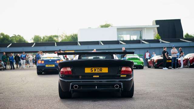 breakfast-club-supercar-sunday-early-arrivals-james-lynch-go02061926.jpg