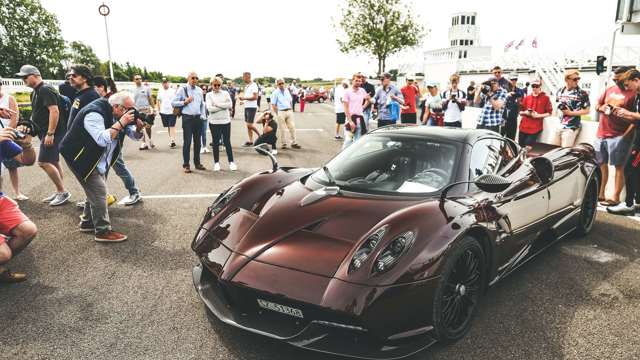 breakfast-club-supercar-sunday-pagani-huayra-roadster-italian-gallery-joe-harding-goodwood-03061905.jpg