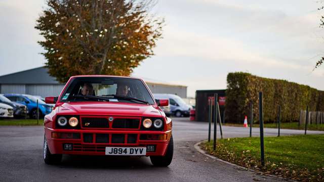 90s-sunday-early-arrivals-james-lynch-goodwood-07112143.jpg