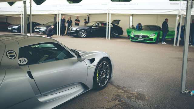 fos_supercar_paddock_30061651.jpg