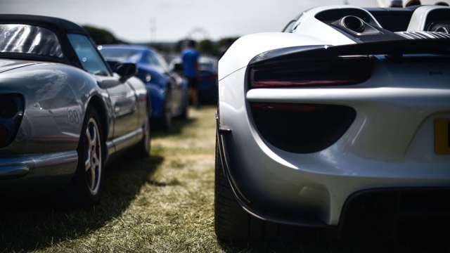 fos-2019-performance-parking-saturday-pete-summers-goodwood-10071905.jpg