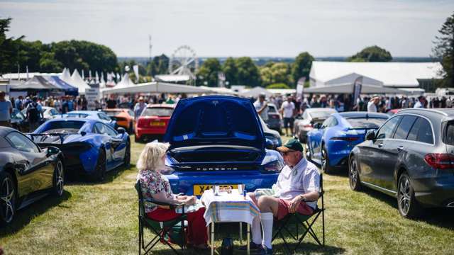 fos-2019-performance-parking-saturday-pete-summers-goodwood-10071907.jpg