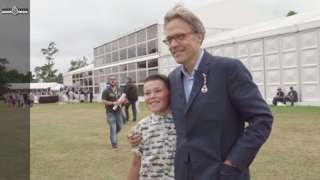 video-duke-of-richmond-meets-young-fan-fos-2015-goodwood-25042020.jpg