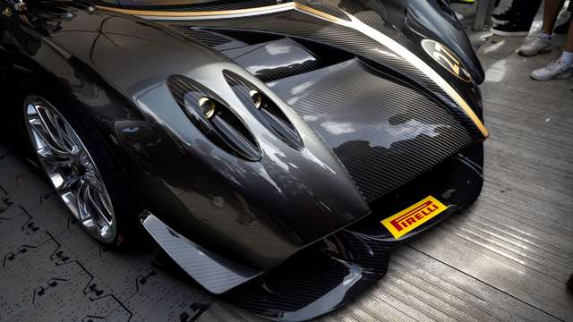 phil-hay-pagani-huayra-r-fos-03.jpg