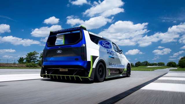 2022_ford_e-transit_supervan_fos_43.jpg