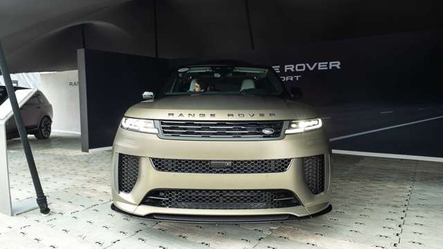 range-rover-sport-sv-festival-of-speed-2023-02.jpg