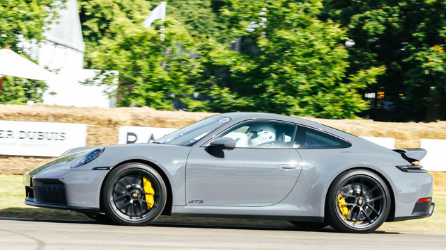 porsche 911 hill debut05.jpg