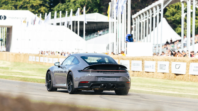 porsche 911 hill debut07.jpg