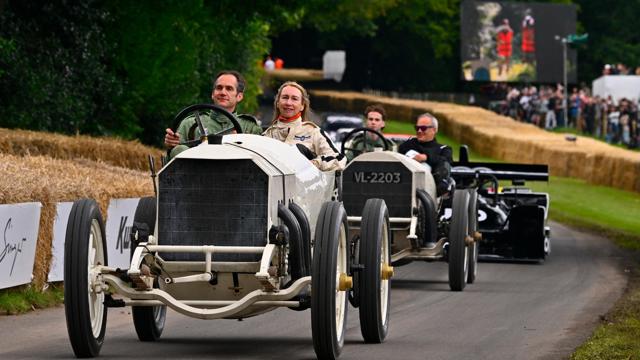 Mercedes-Benz_130_years_Goodwood_46.jpg