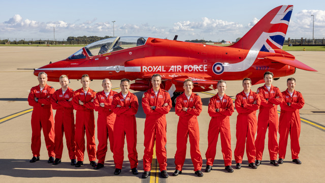 red arrows fos 25 announce team.jpg
