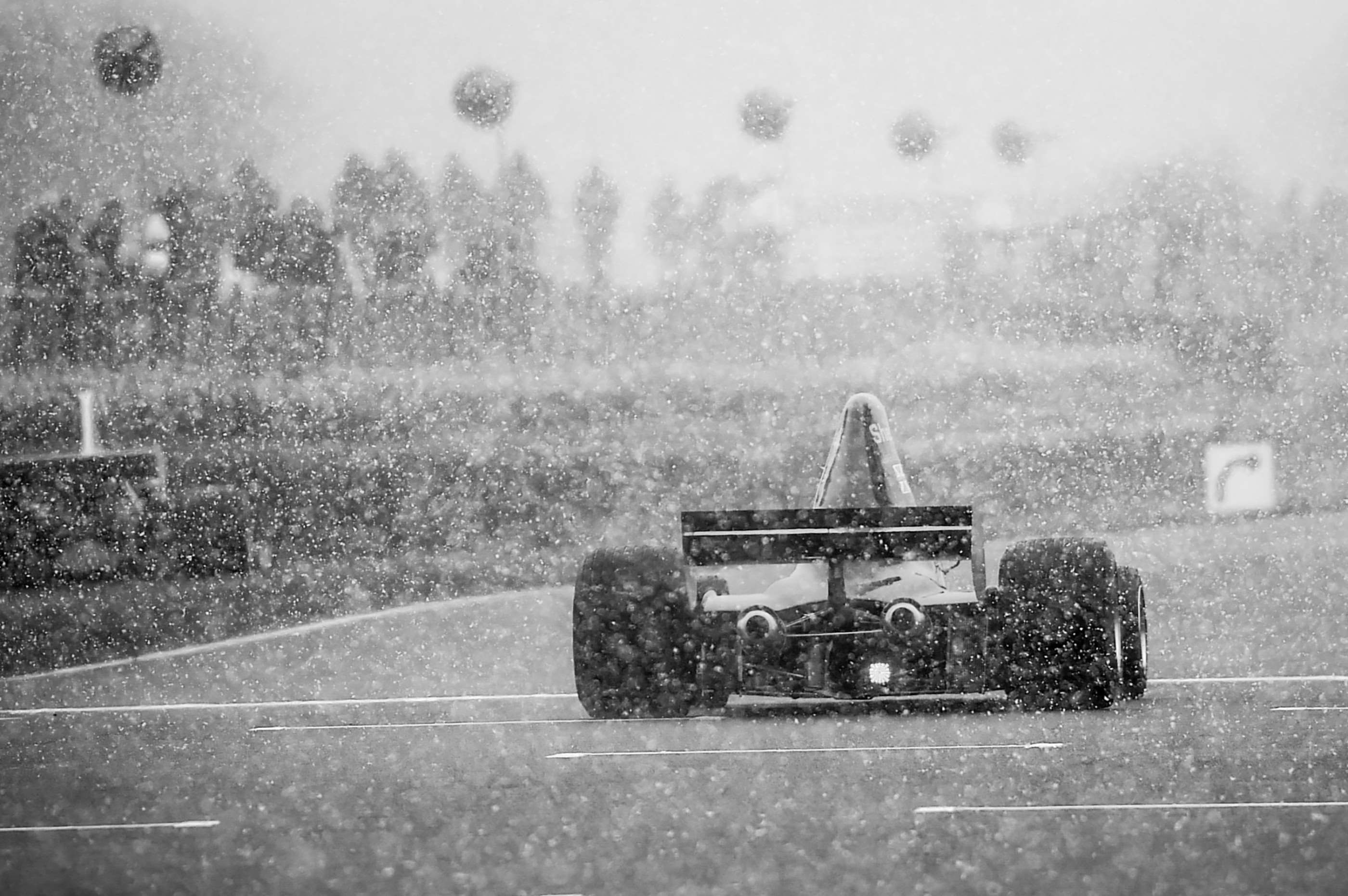 formula_5000_in_the_snow_goodwood_76mm_17031827.jpg
