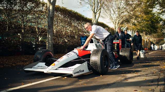 mclaren-mp4-6-bruno-senna-tom-shaxson-78mm-goodwood-16102102.jpg