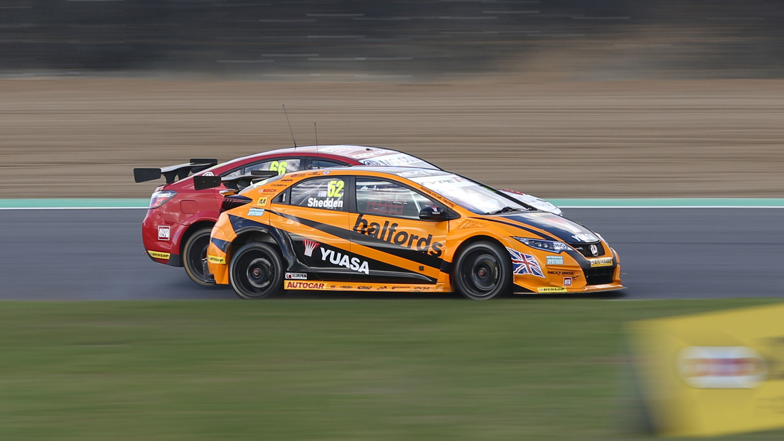 Gordon Shedden MM House Captain 03.jpg