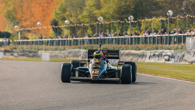 82MM Bruno Senna Lotus 97T 02.jpg