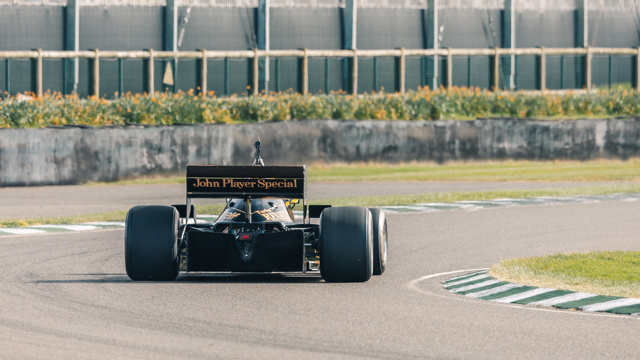 82MM Bruno Senna Lotus 97T 03.jpg