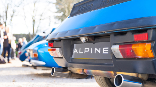 82MM alpine toby whales 03.jpg