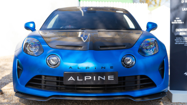 82MM alpine toby whales 07.jpg