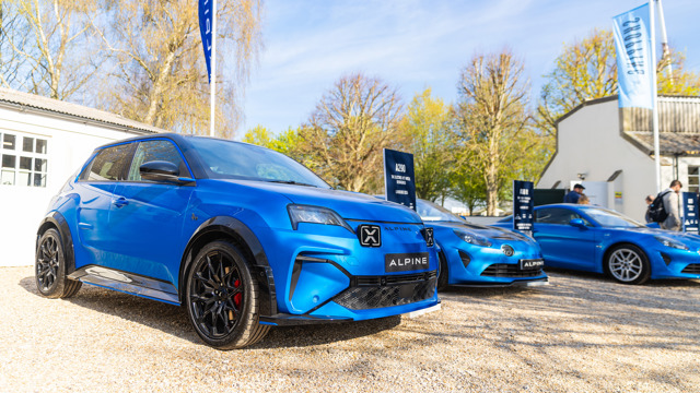 82MM alpine toby whales 10.jpg