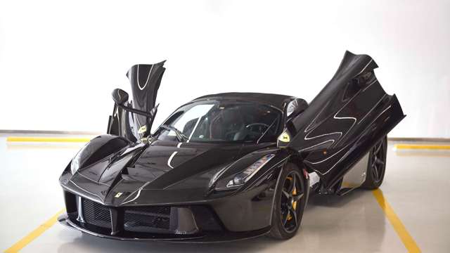 bonhams_laferrari_aperta_2308201823081839.jpg