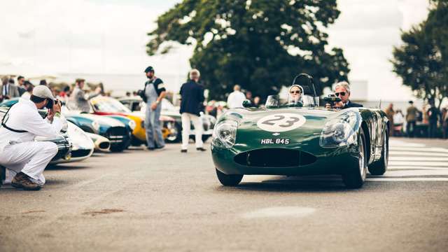 revival_winners_parade_goodwood_07091802.jpg