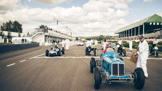 revival_winners_parade_goodwood_07091841.jpg