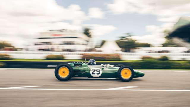 revival_winners_parade_goodwood_07091865.jpg