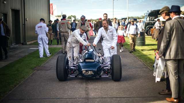 revival-2019-general-1-pete-summers-goodwood-13091903.jpg