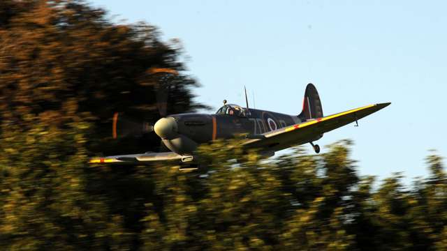 revival-2010-spitfire-mh434-jeff-bloxham-lat-mi-goodwood-08052020.jpg