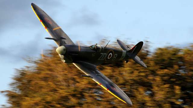 revival-2010-spitfire-mh434-lat-jeff-bloxham-mi-goodwood-08052020.jpg