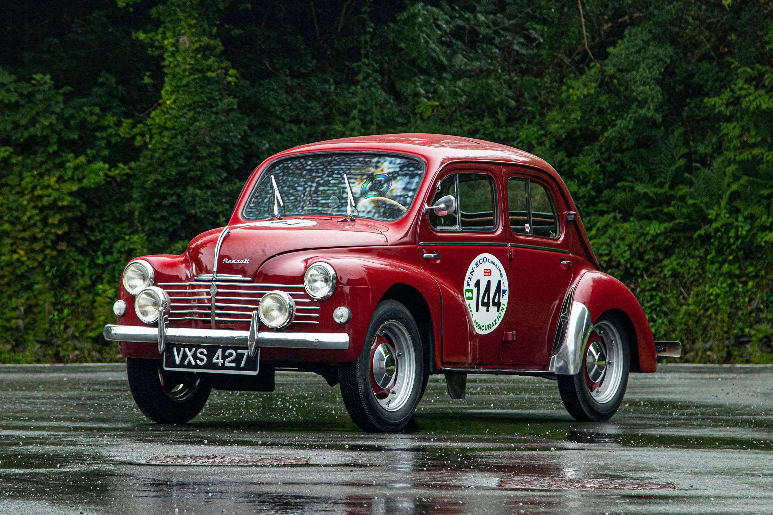renault-4cv-grand-luxe-revival-2021-bonhams-goodwood-08092021.jpg