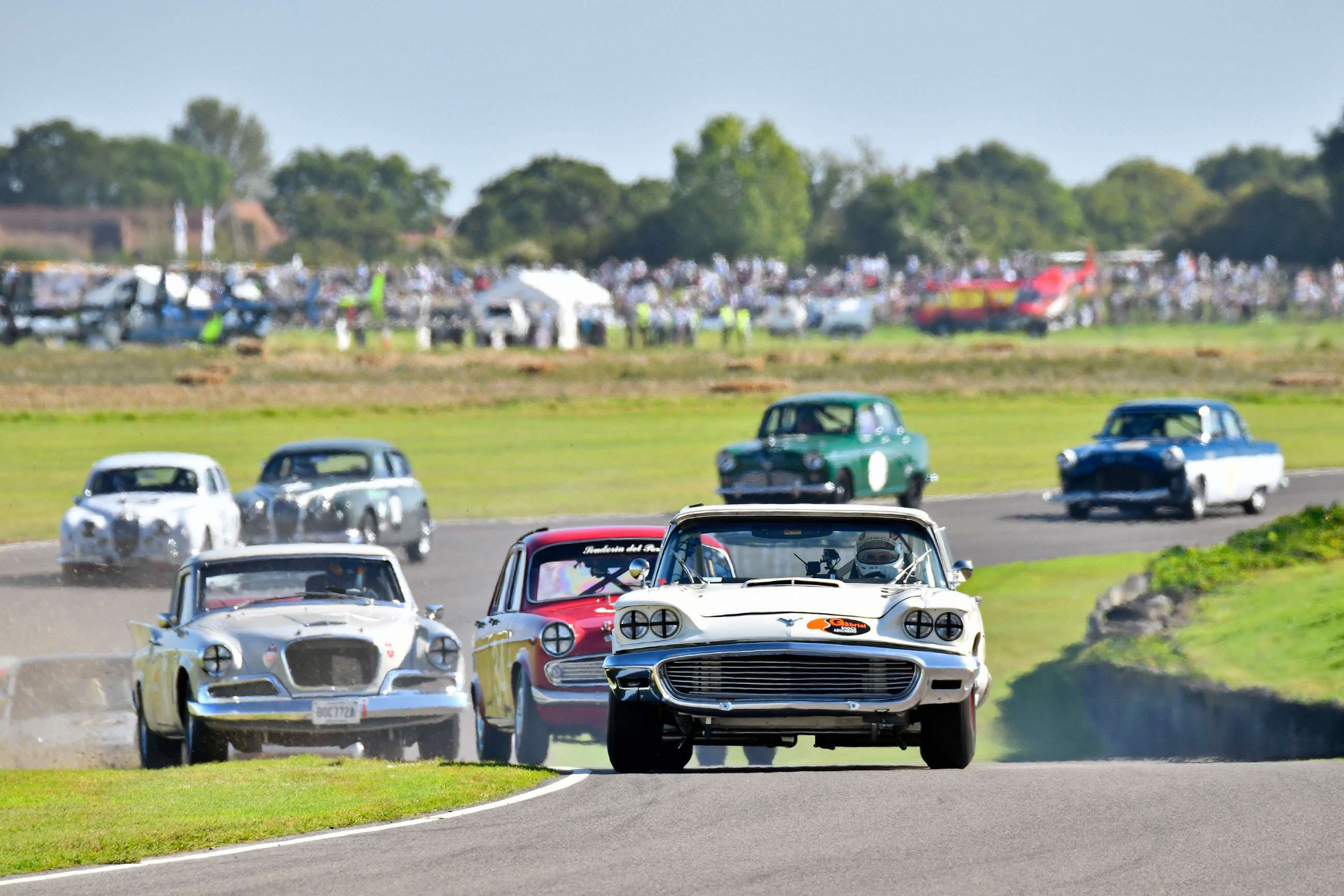 4-ford-thunderbird-romain-dumas-jochen-van-cauwenberg-goodwood-15092021.jpg