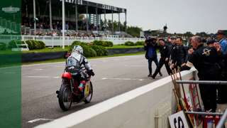 revival-2021-barry-sheene-memorial-trophy-2-winner-dunlop-plater-main-goodwood-19092021.jpg