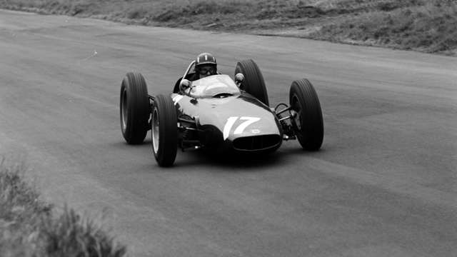revival-2022-demos-graham-hill-ferrari-austin-7-09.jpg