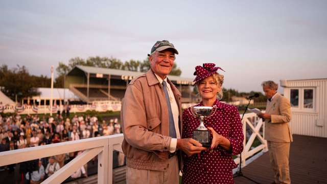 prize-giving-2023-goodwood-revival-pete-summers-27.jpg