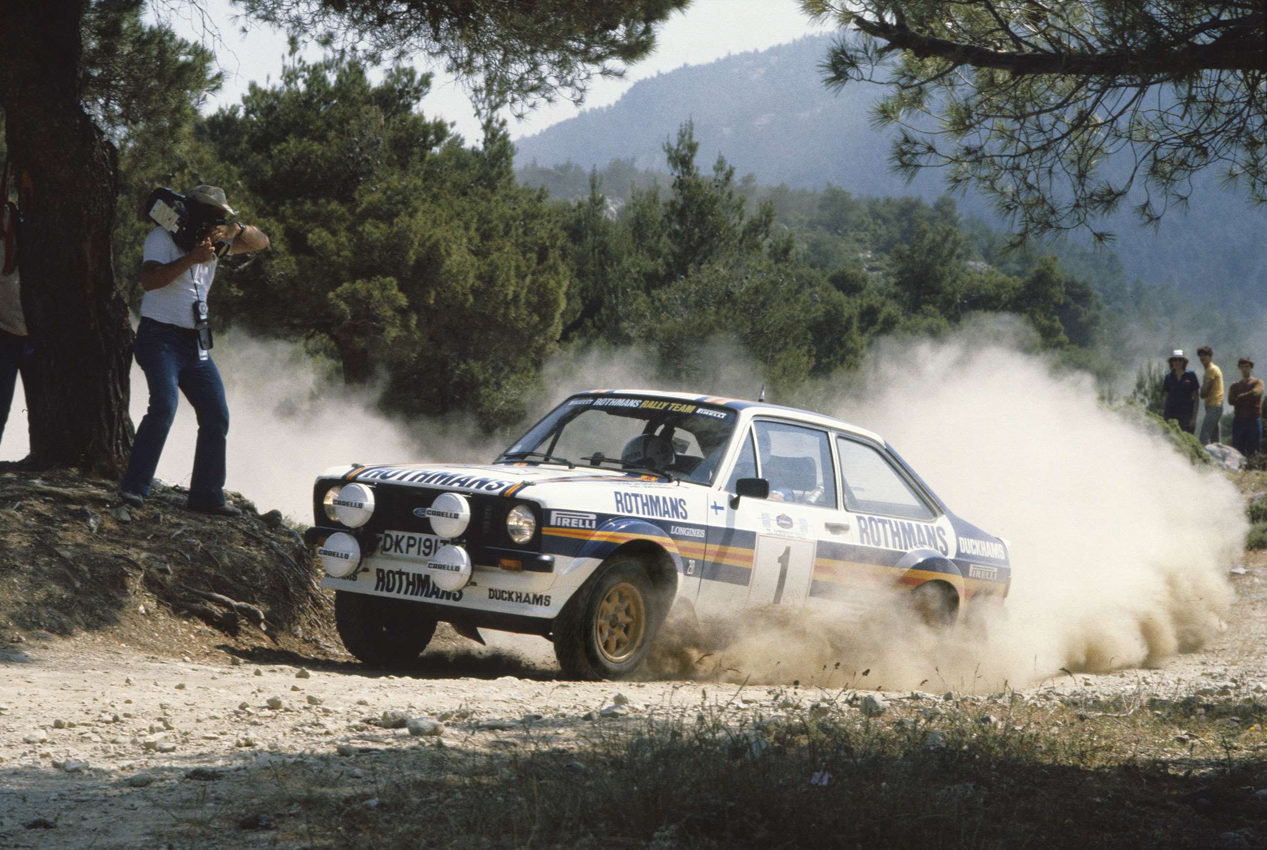 speedweek-rally-cars-2-ford-escort-mk2-1800-vatanen-richards-wrc-1981-greece-lat-mi-goodwood-15102020.jpg